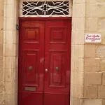 Two Gate Town House *