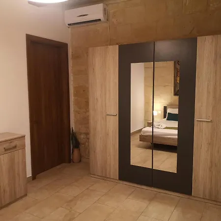 Two Gate Town House * Senglea