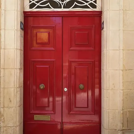 Two Gate Town House *
