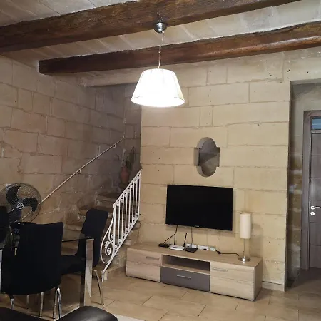 Two Gate Town House Holiday home