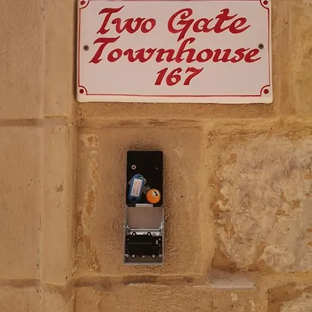 Two Gate Town House Ferienhaus *
